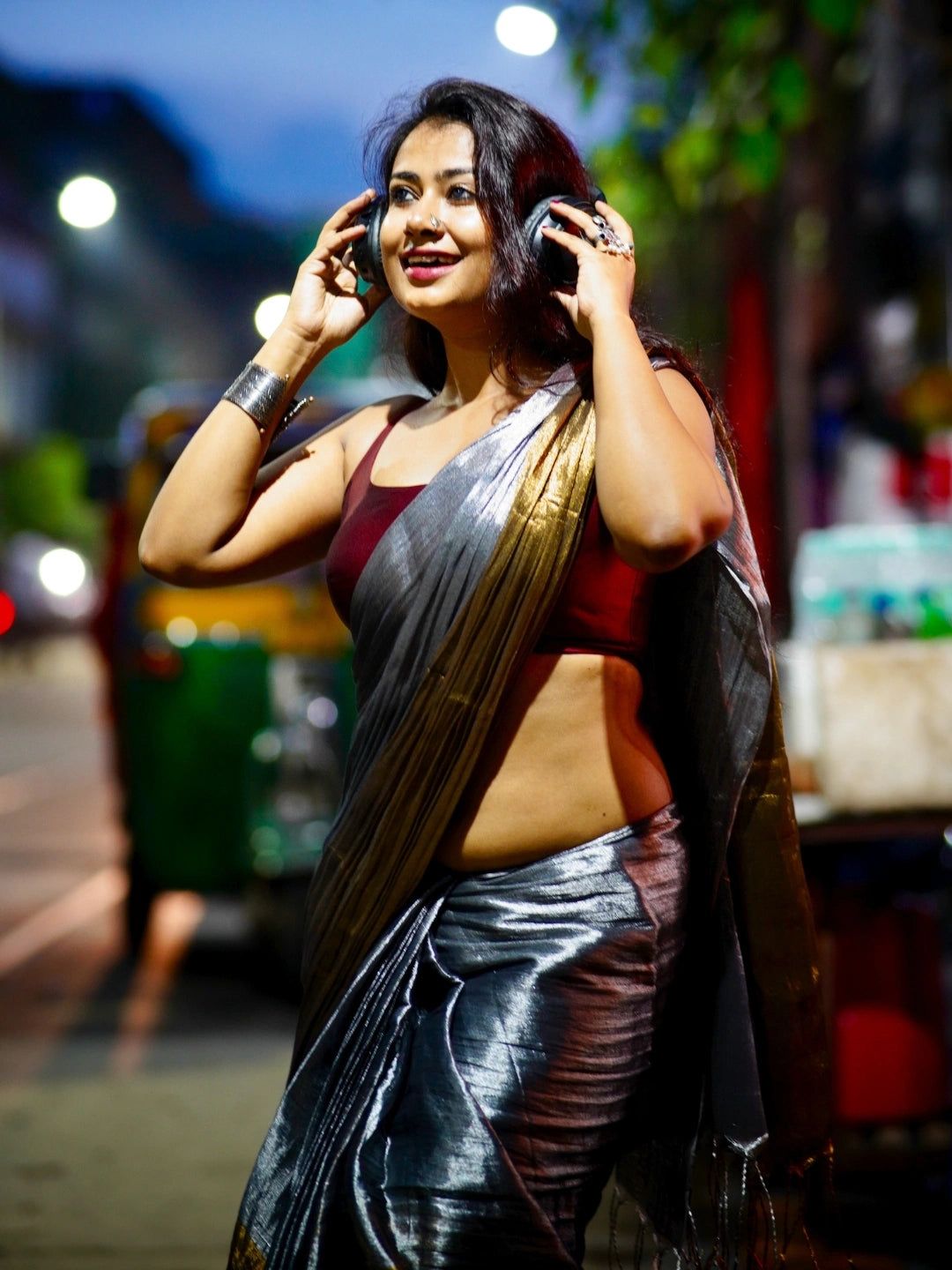 Swarna Chaand | Gold & Silver Handloom Tissue Saree By Poonam