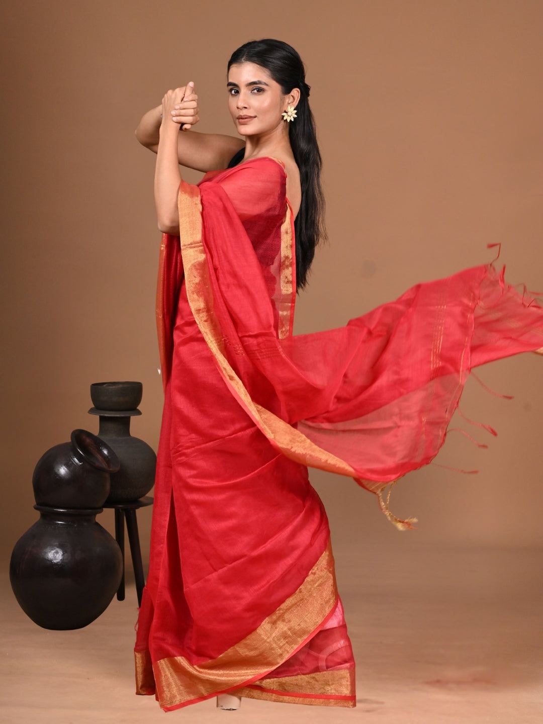 Lal Gagan | Red Handloom Linen Saree image 2