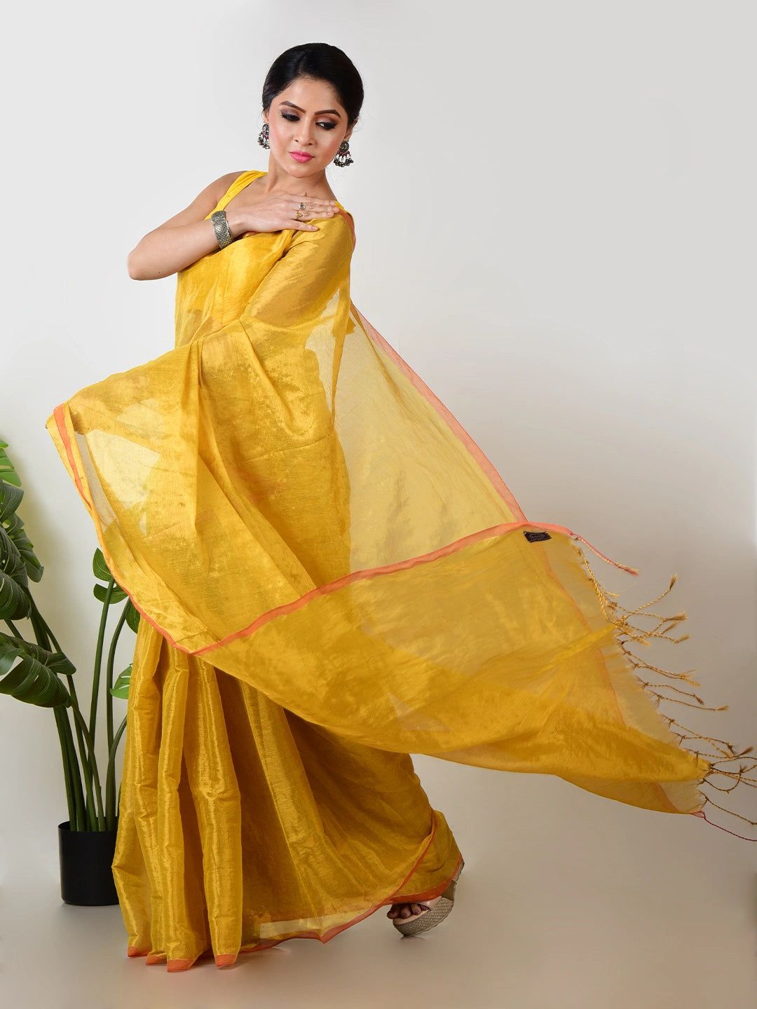 Honey Glow | Yellow Handloom Tissue Saree image 2