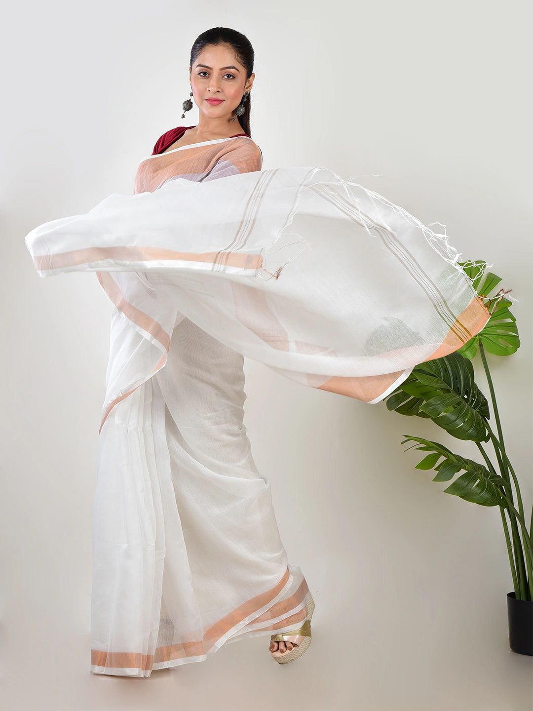 Moon Mist | White Handloom Linen Saree image 2