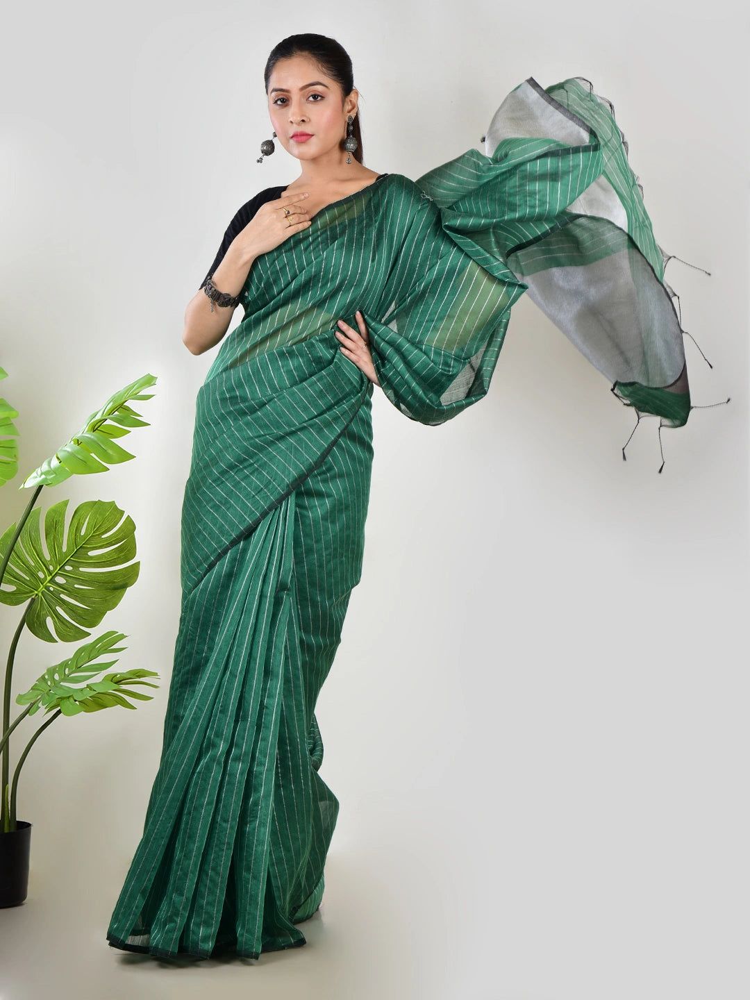 Mint Whisper | Turquoise Green Handloom Linen Saree image 2