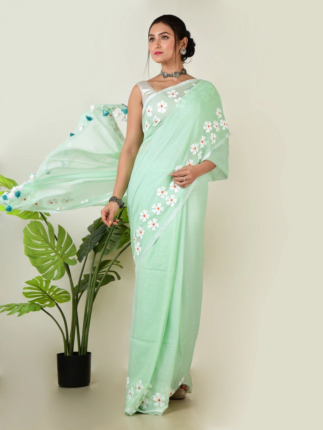 Saaj Hara | Pastel Green Handloom Cotton Saree With Delicate Handcrafted Floral Art image 2
