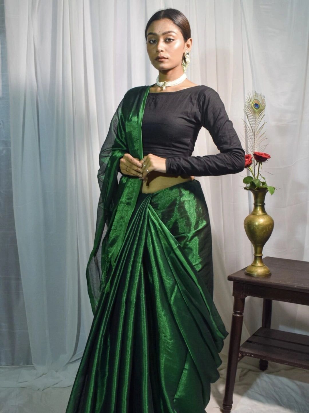 Hara Noor | Bottle Green Handloom Tissue Saree image 2