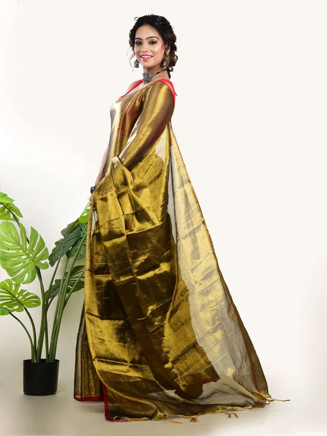 Sunehri Kiran | Gold Handloom Tissue Saree image 2