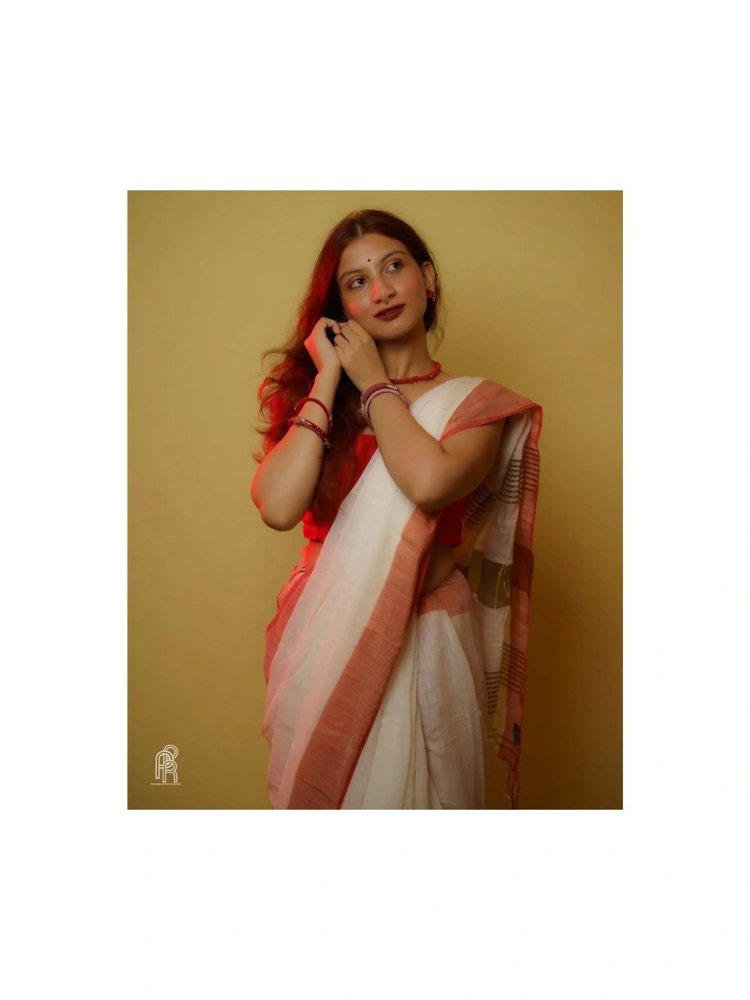 Aagomoni | White Handloom Cotton Saree With Red Border image 3