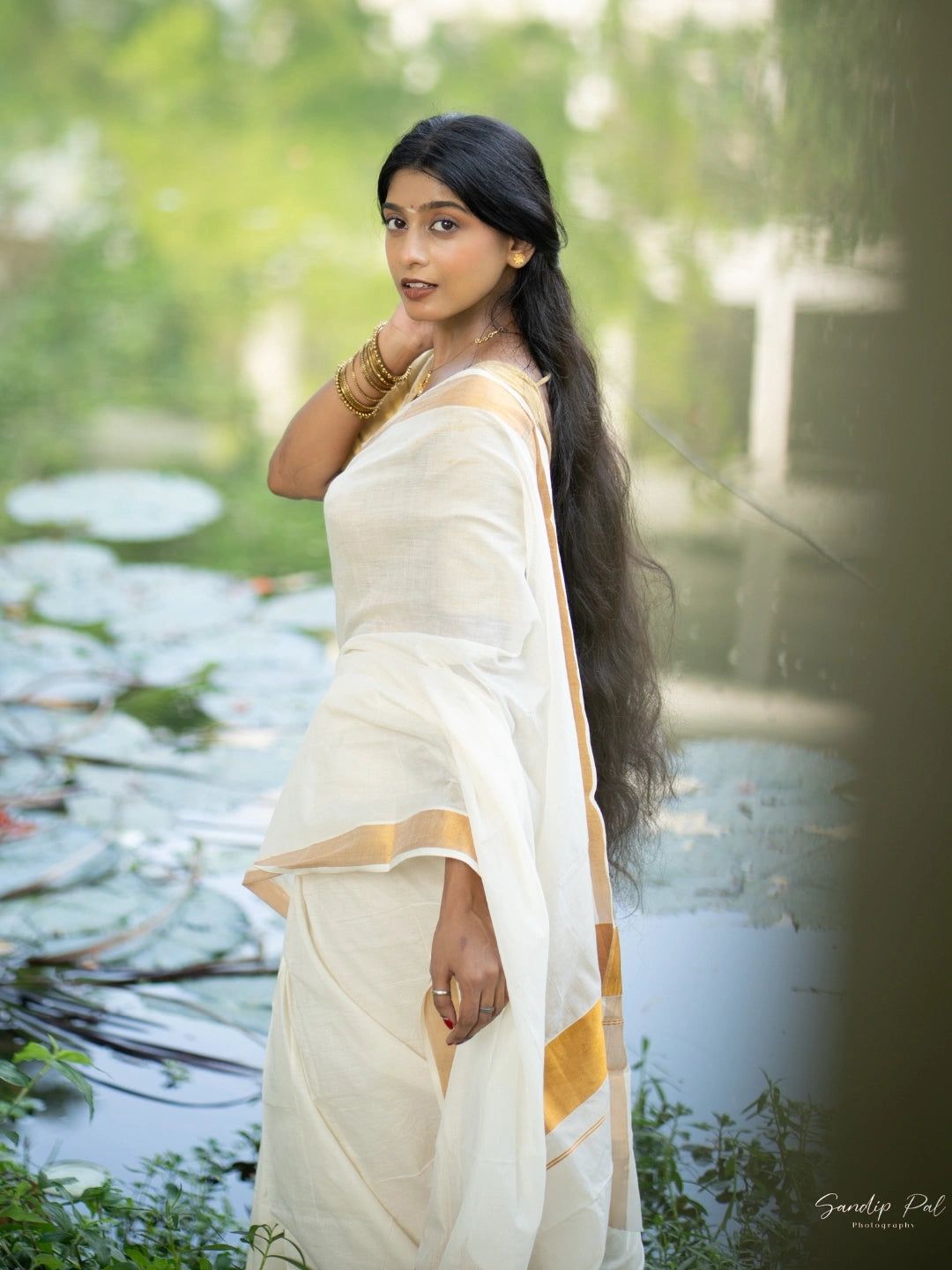 Padmavati | White Kasavu Handloom Cotton Saree image 3