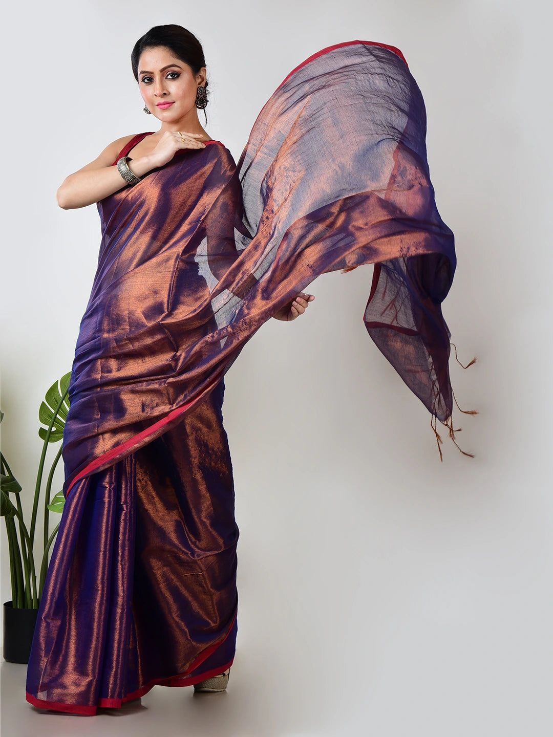 Midnight Melt | Copper & Blue Handloom Tissue Saree image 3