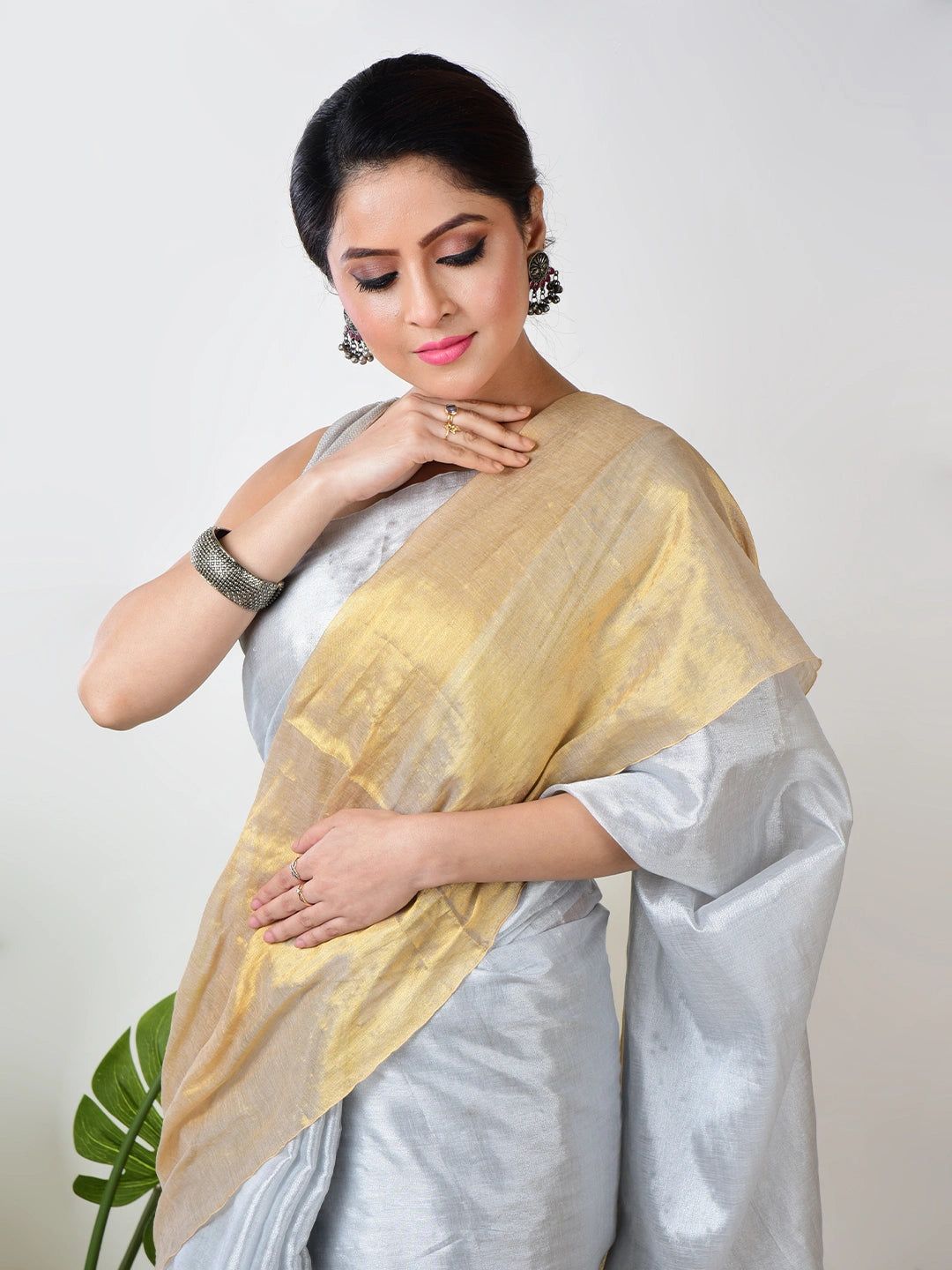 Butterscotch | White And Yellow Handloom Tissue Saree image 3