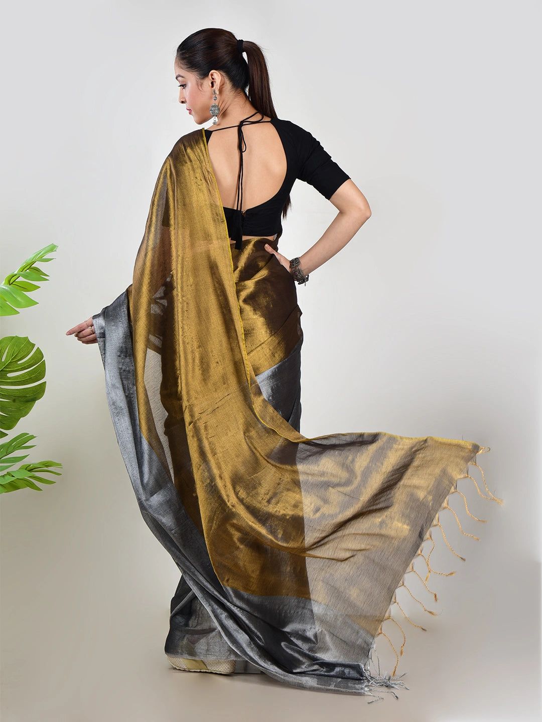 Swarna Chaand | Gold & Silver Handloom Tissue Saree image 3