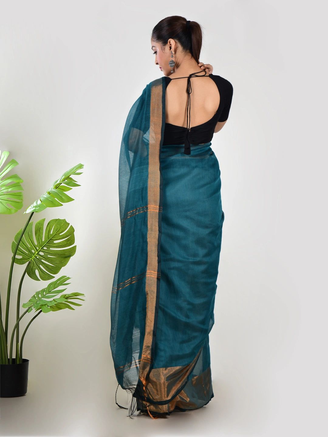 Turquoise Leher | Turquoise Handloom Linen Saree image 3