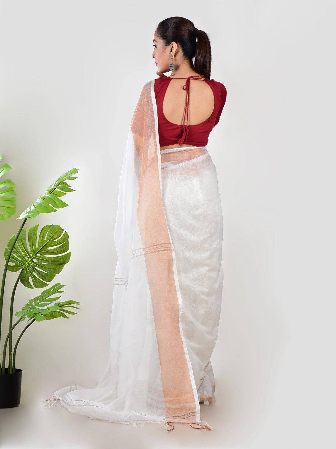 Moon Mist | White Handloom Linen Saree image 3