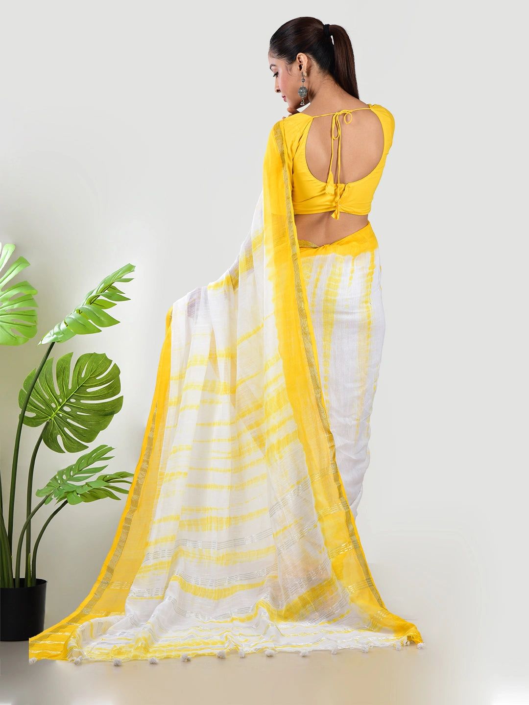 Sooraj Leher | Yellow Handloom Mul Cotton Saree image 3