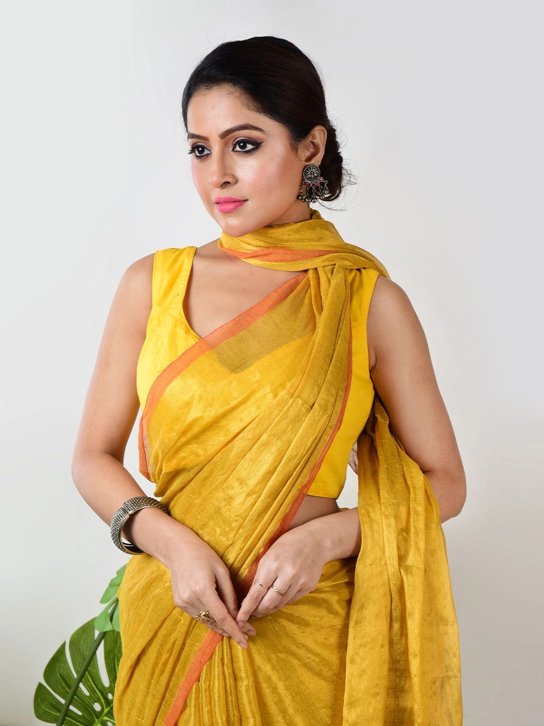 Honey Glow | Yellow Handloom Tissue Saree image 4