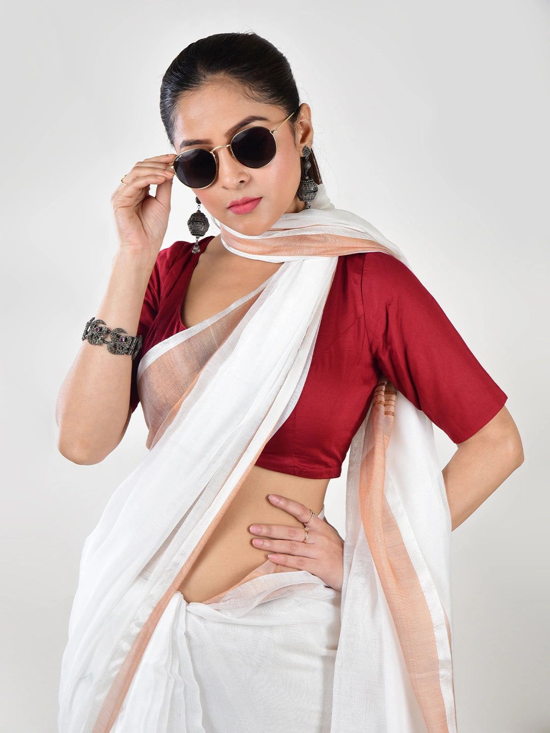 Moon Mist | White Handloom Linen Saree image 4