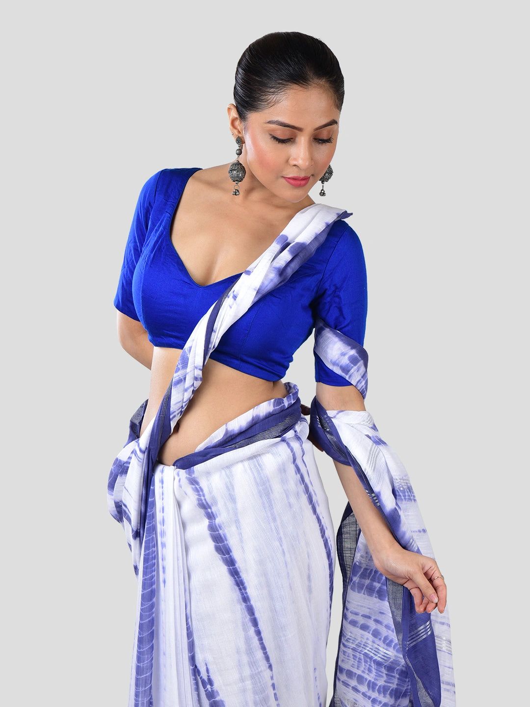 Megh Neela | Blue Handloom Mul Cotton Saree image 4