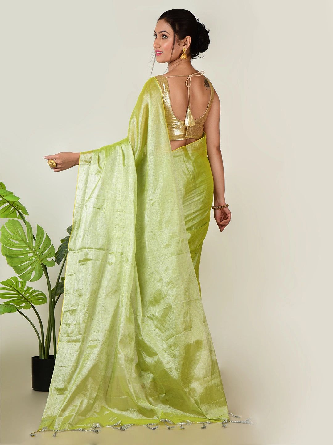 Pistachio Breeze | Pastel Green Handloom Tissue Saree image 4