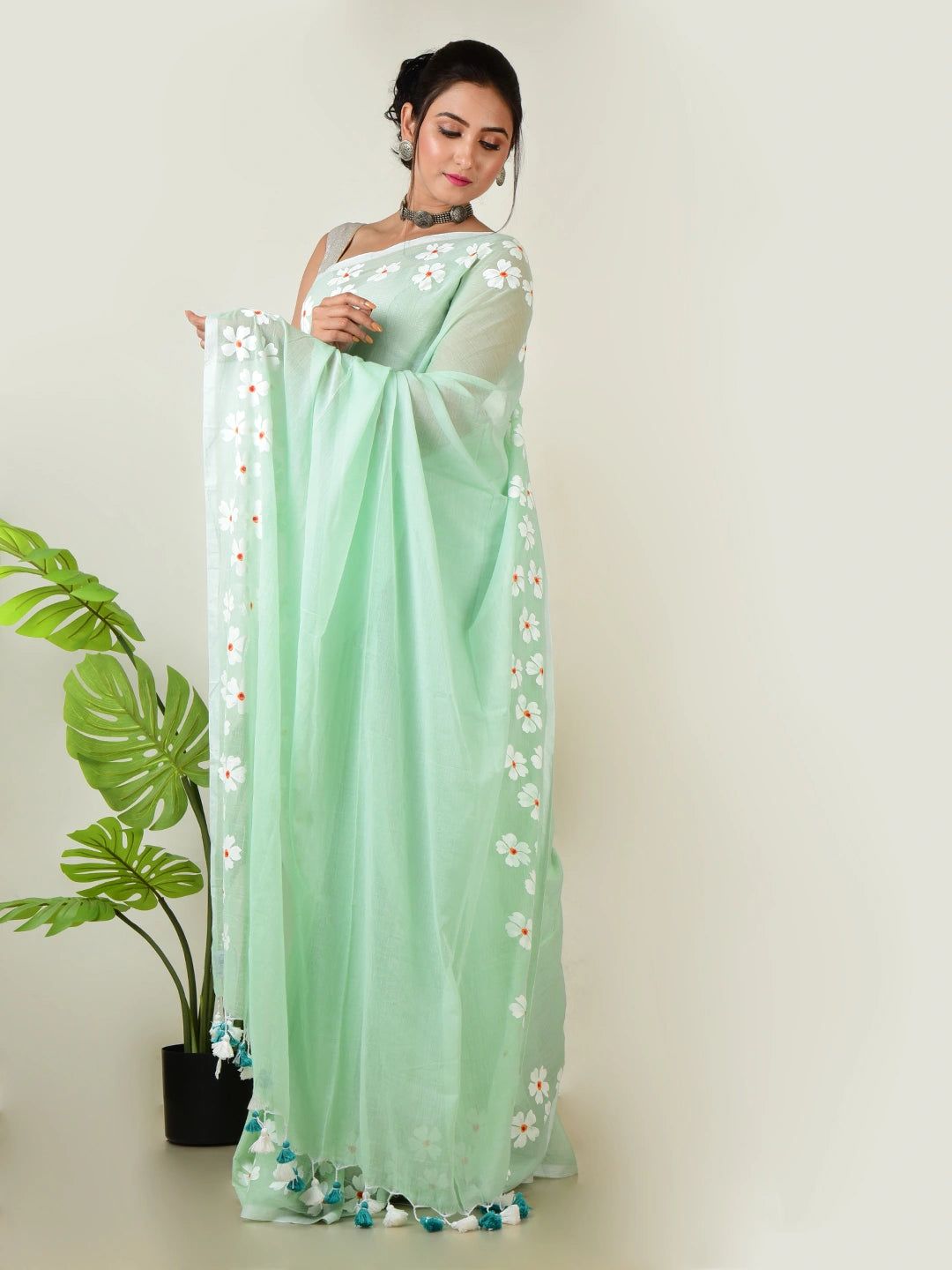 Saaj Hara | Pastel Green Handloom Cotton Saree With Delicate Handcrafted Floral Art image 4