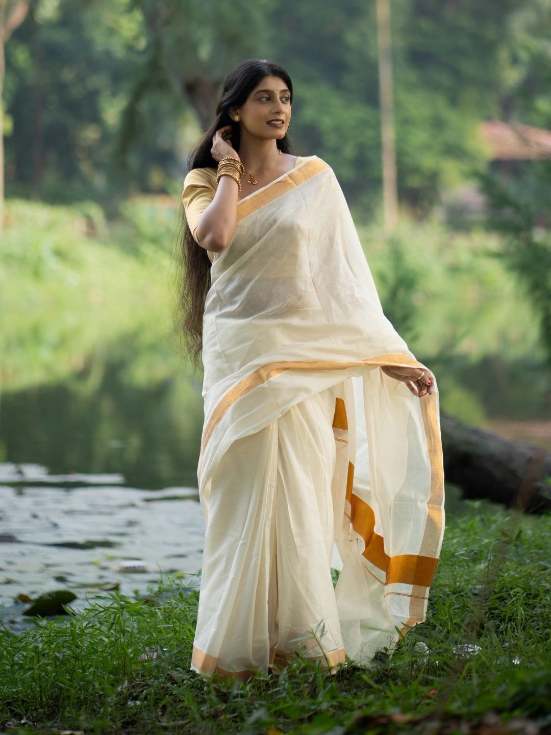 Padmavati | White Kasavu Handloom Cotton Saree image 5