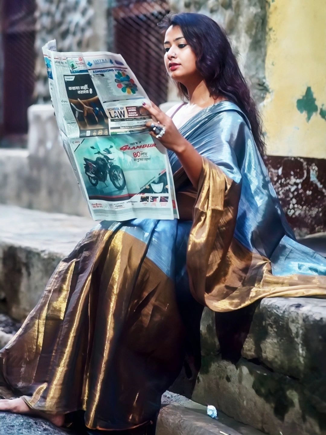 Swarna Chaand | Gold & Silver Handloom Tissue Saree By Poonam image 5