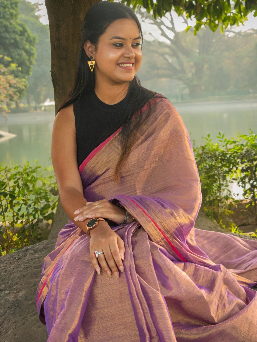 Sunehri Rush | Gold & Pink Handloom Tissue Saree image 5