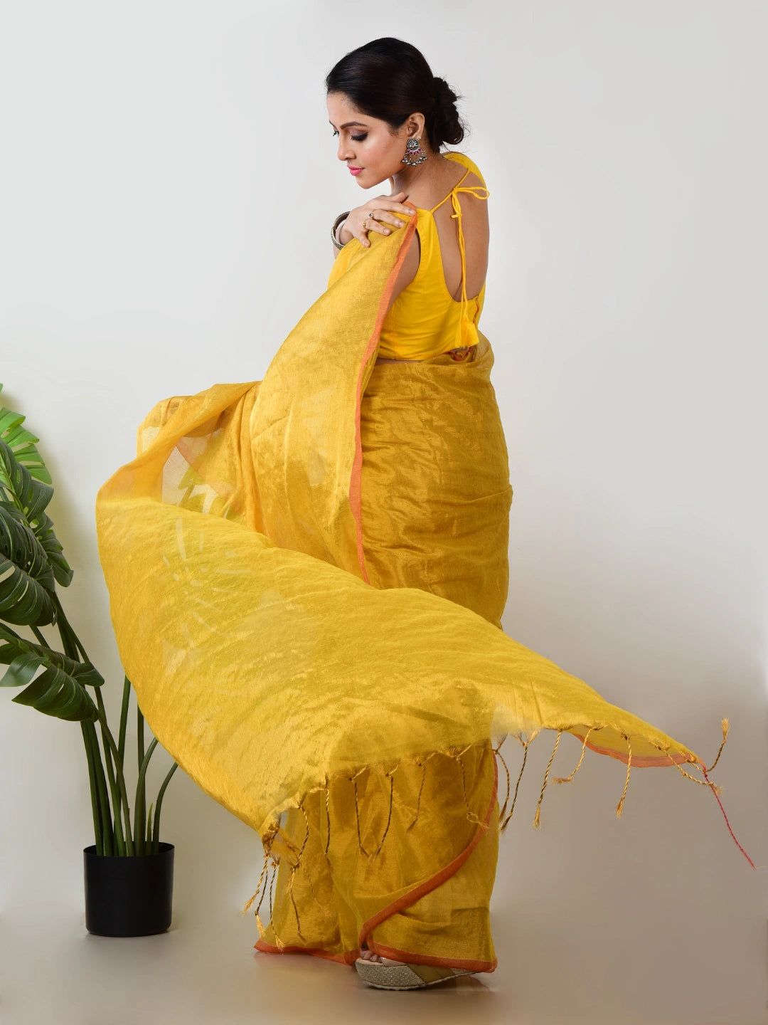Honey Glow | Yellow Handloom Tissue Saree image 5
