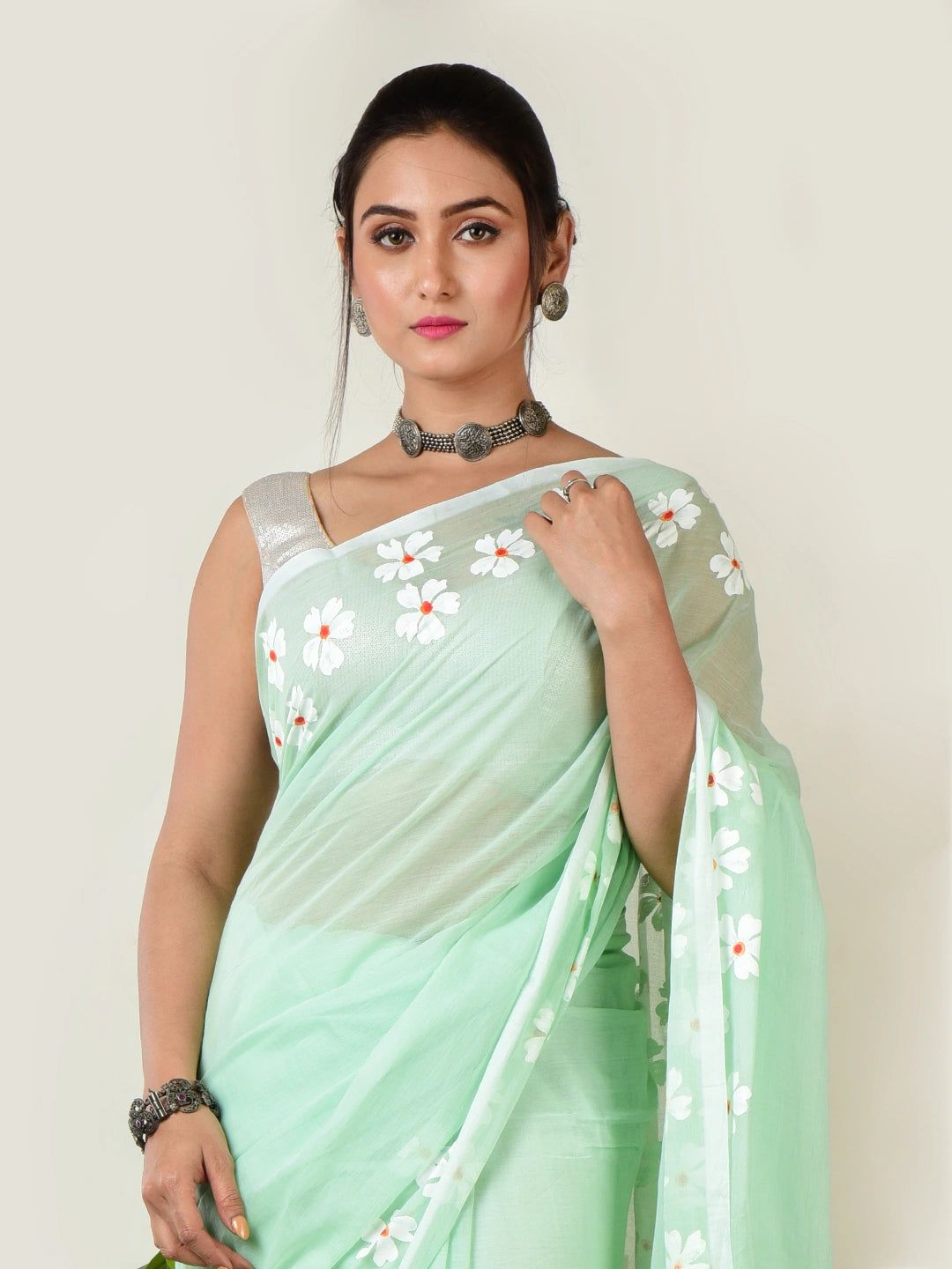 Saaj Hara | Pastel Green Handloom Cotton Saree With Delicate Handcrafted Floral Art image 5