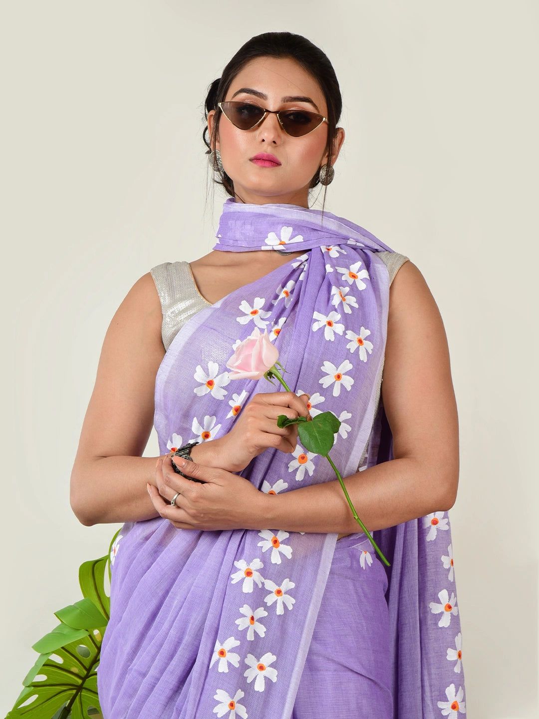 Komal Angan | Lavender Handloom Cotton Saree With Delicate Handcrafted Floral Art image 5