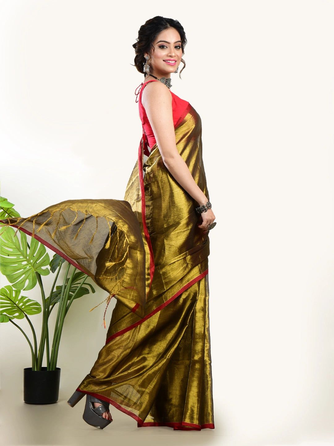 Sunehri Kiran | Gold Handloom Tissue Saree image 5