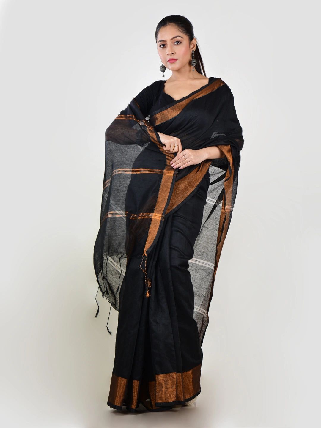 Raagini | Black Handloom Linen Saree image 6