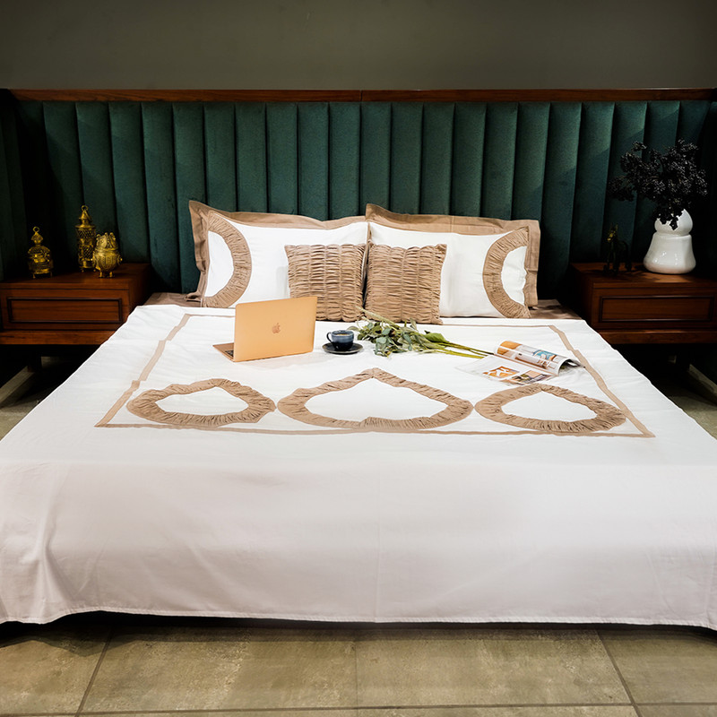 Teardrop Elegance Mocha Bliss Bed Sheet- Queen-228.6cmx259.08cm-300 Thread Count