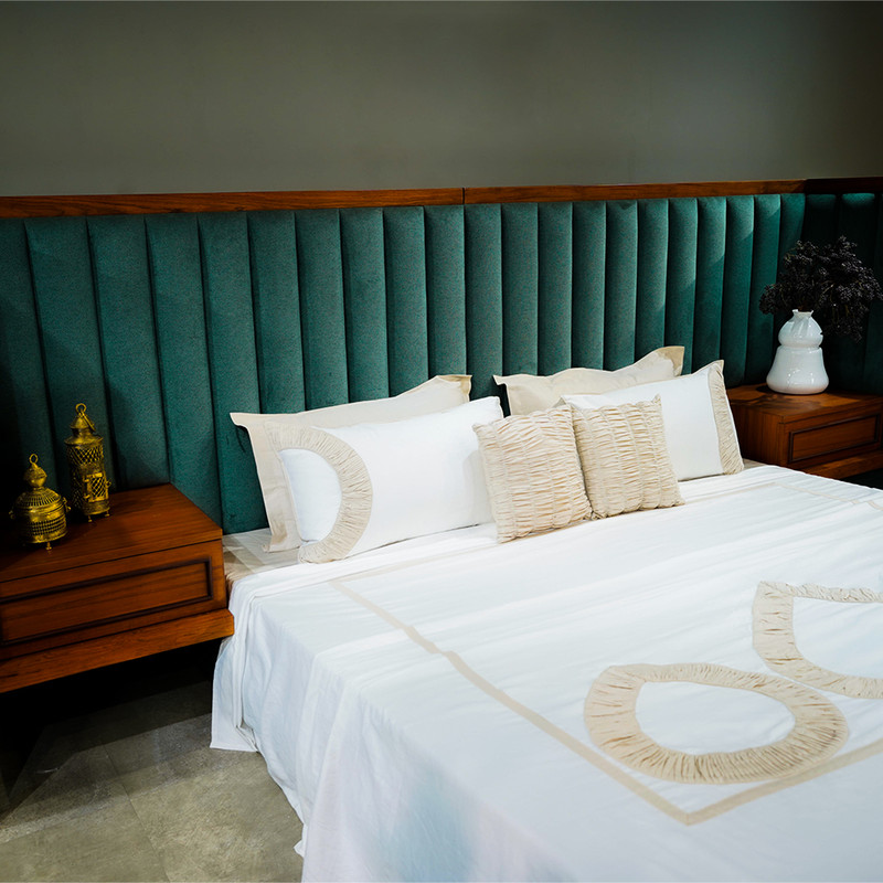 Teardrop Elegance Pure Alabaster Bed Sheet- King-274.32cmx274.32cm-300 Thread Count image 2