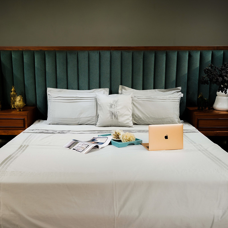Classic Charm Silver Mist Bed Sheet- Queen-228.6cmx259.08cm-300 Thread Count image 3