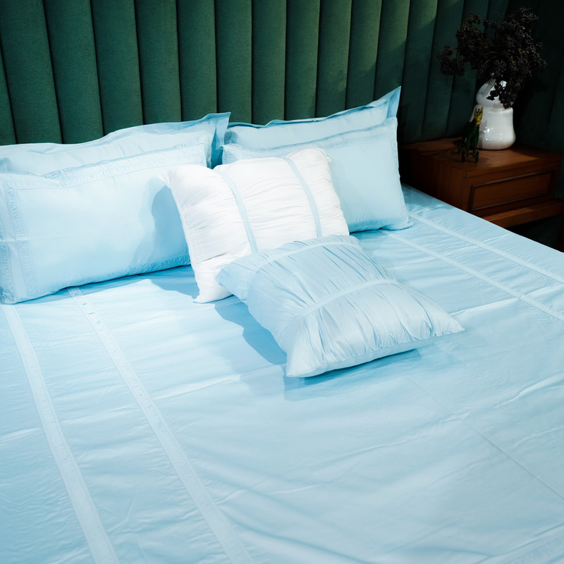 Opulent Edge Azure Whisper Bed Sheet- Queen-228.6cmx259.08cm-500 Thread Count image 3