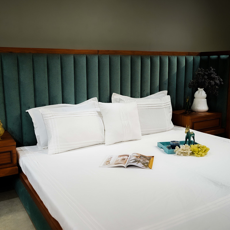 Classic Charm Pure Alabaster Bed Sheet- Queen-228.6cmx259.08cm-300 Thread Count image 4