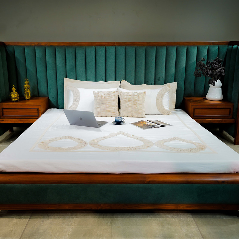Teardrop Elegance Pure Alabaster Bed Sheet- Queen-228.6cmx259.08cm-500 Thread Count image 5