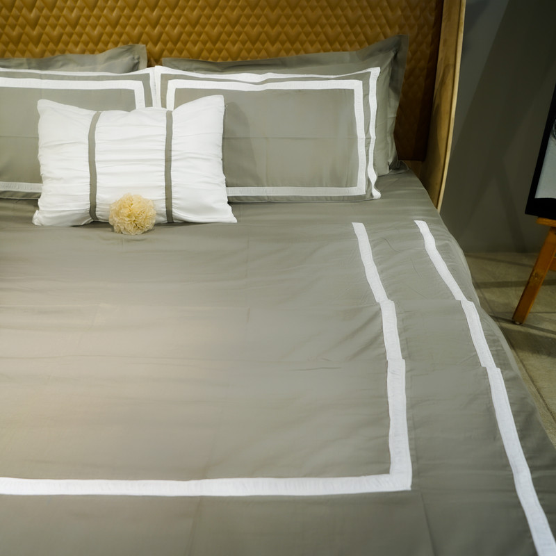 Opulent Edge Mystic Moss Bed Sheet- King-274.32cmx274.32cm-300 Thread Count image 5