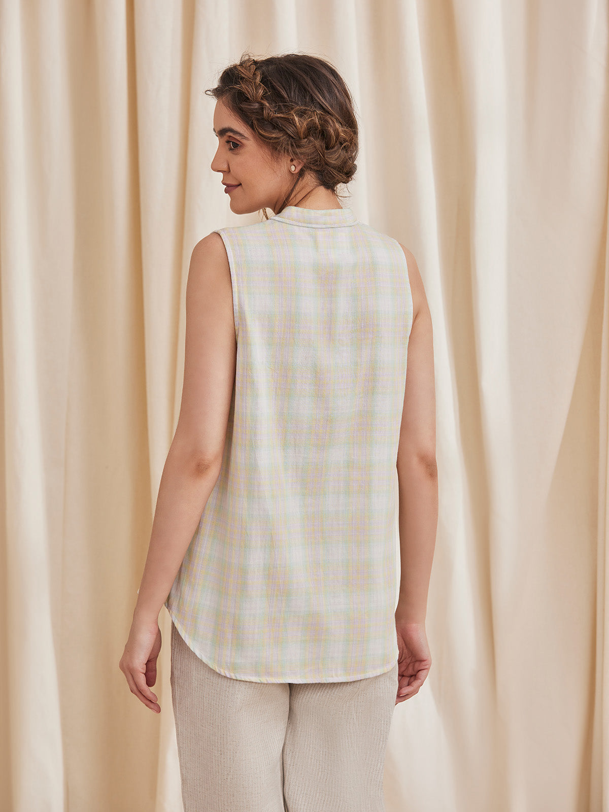 Aster - Casual Sleeveless Organic Cotton Shirt image 4