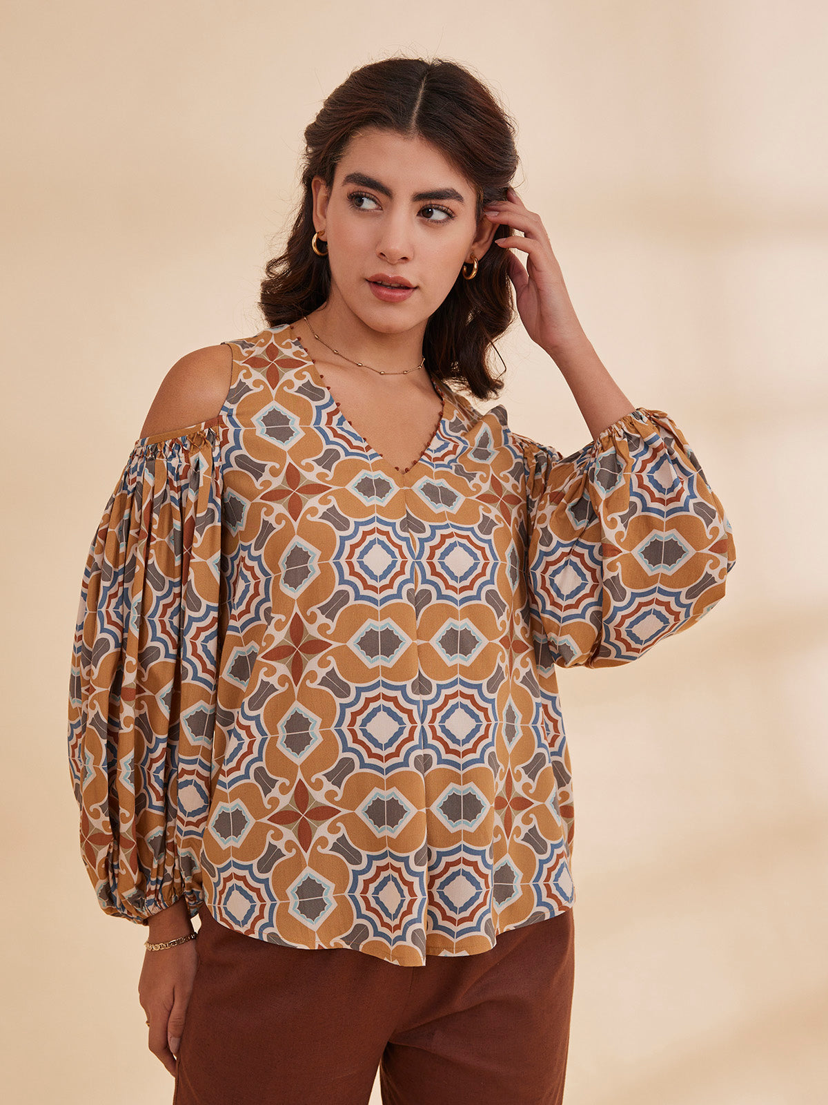 Syrah - Organic Bamboo Cold Shoulder Top image 7