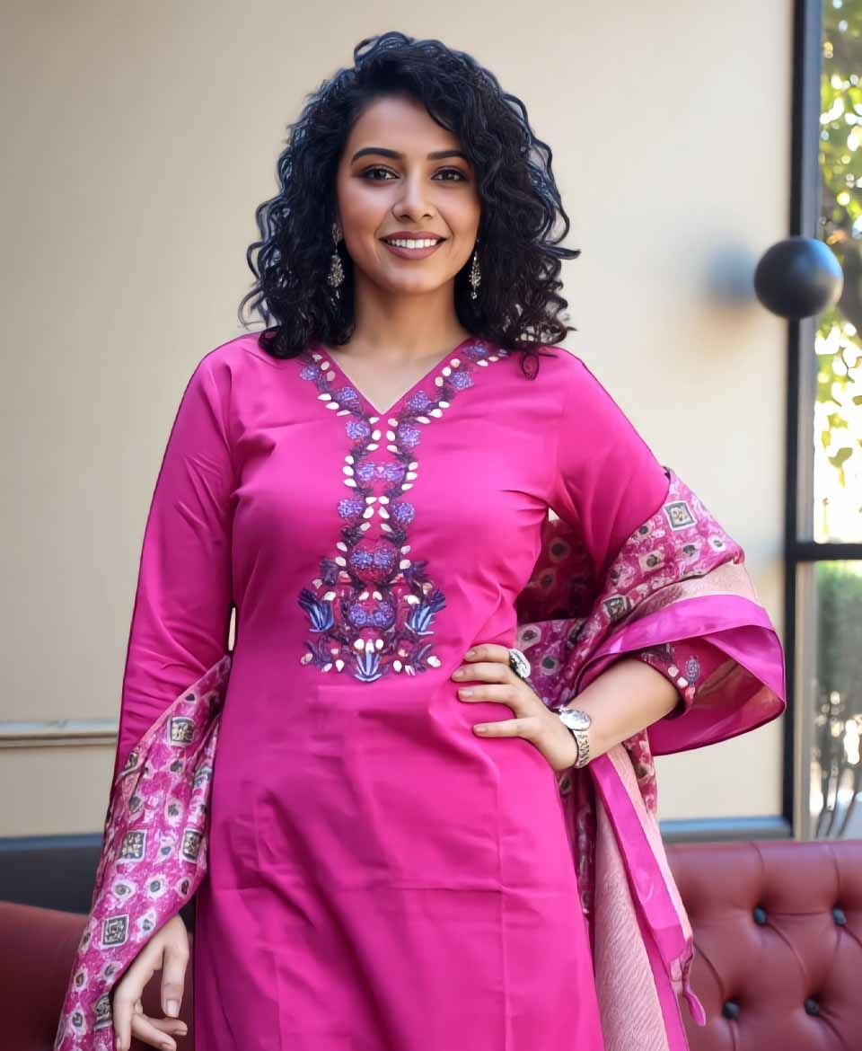Pink Embroidered Cotton Kurta Set image 3