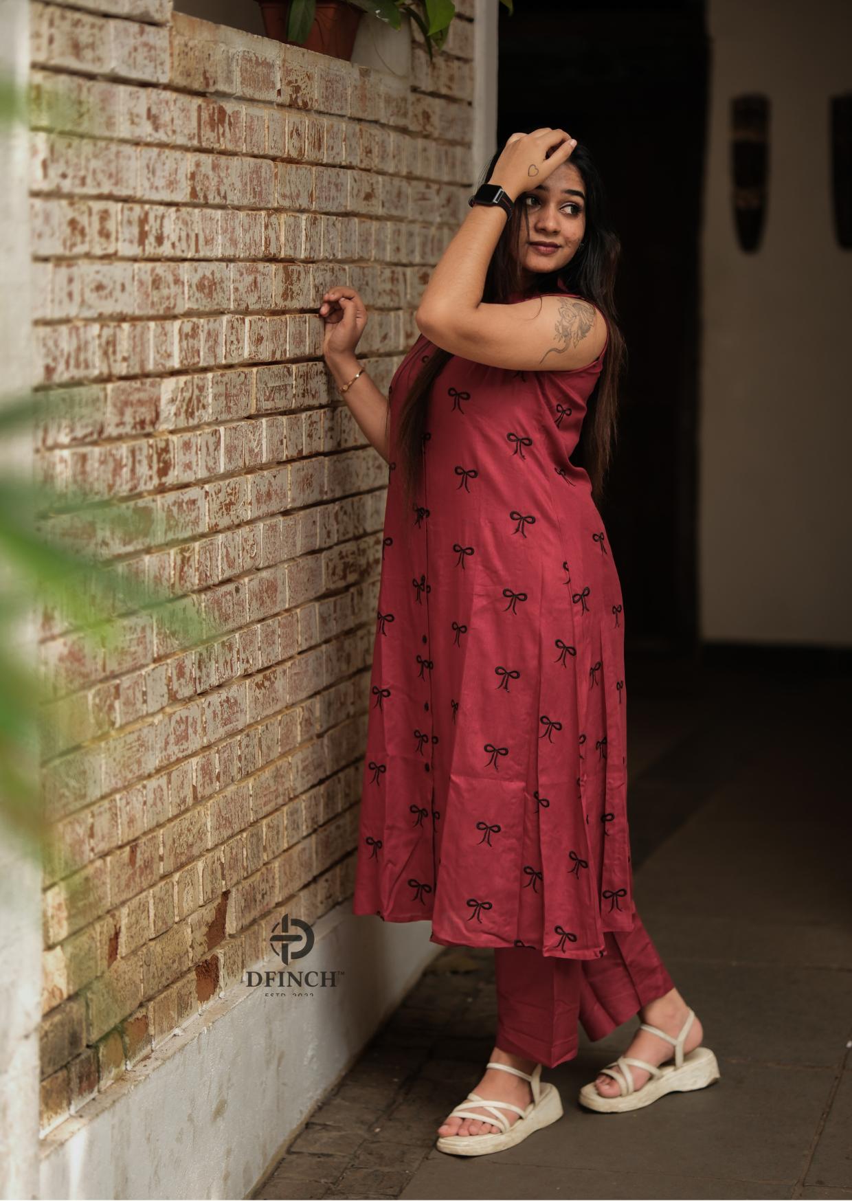 Modern Maroon Sleeveless Kurti Set With Button Neck | Women image 2
