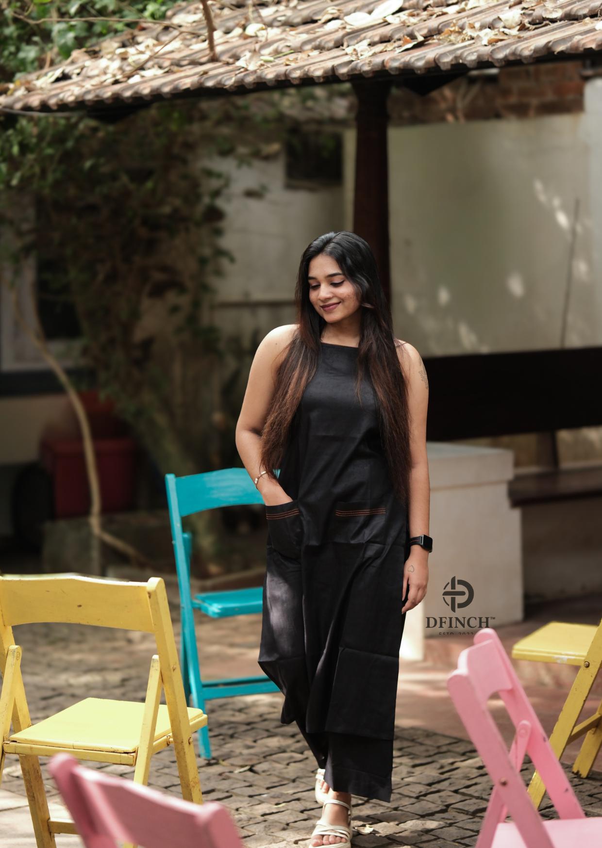 Women's Black Sleeveless Rayon Kurta With Palazzo Trousers image 3