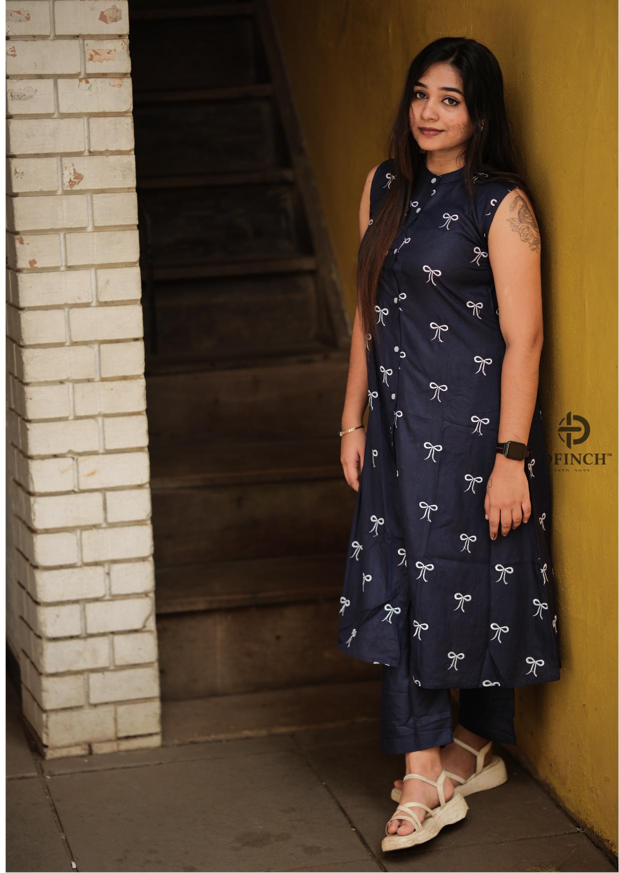 Navy Blue Sleeveless Kurti Set With Bow Print | Dfinch image 4