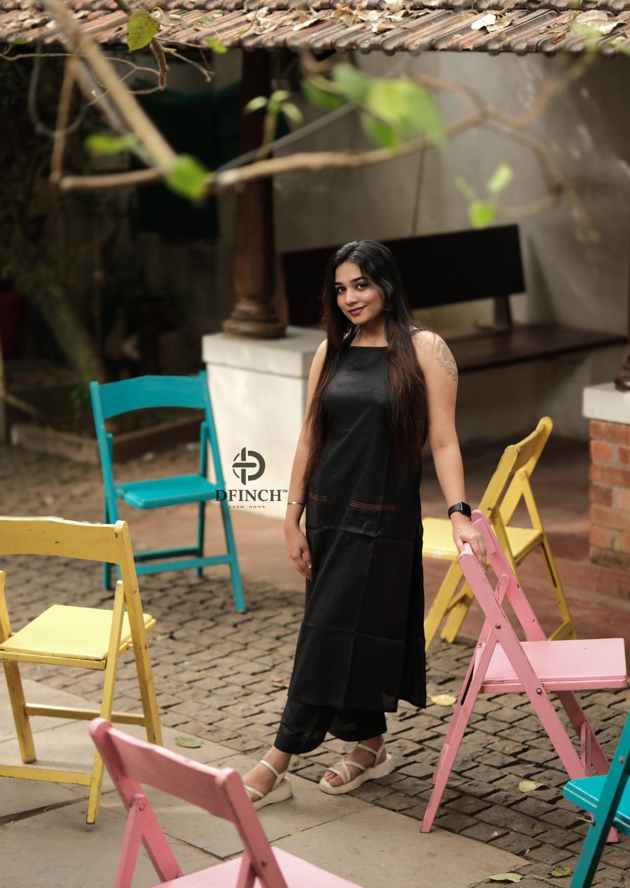 Women's Black Sleeveless Rayon Kurta With Palazzo Trousers image 4