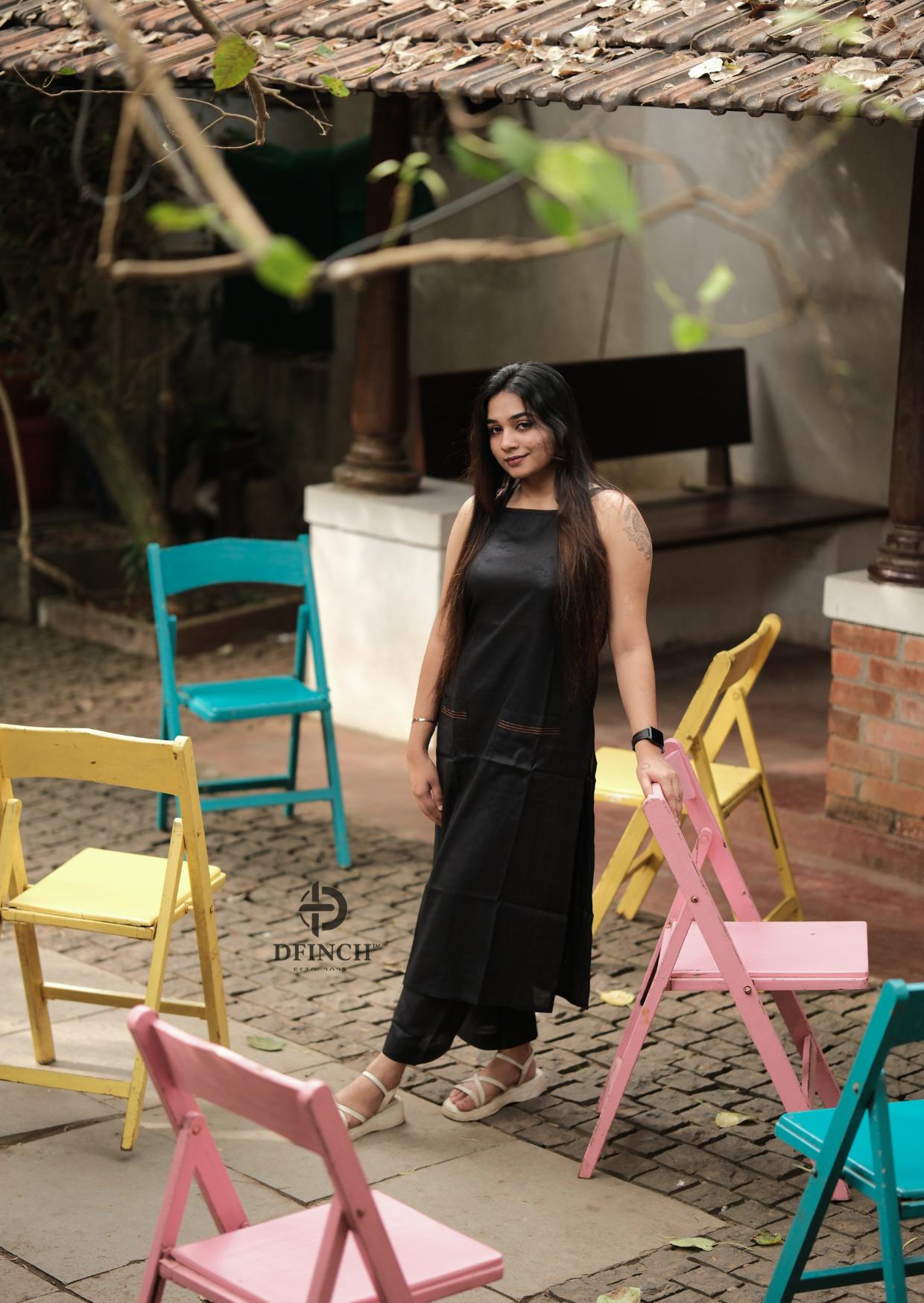 Women's Black Sleeveless Rayon Kurta With Palazzo Trousers image 5