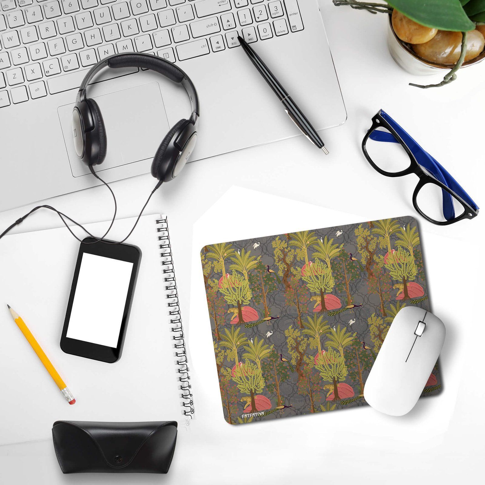 Calming Royal Garden Stylish Mouse Pad image 3