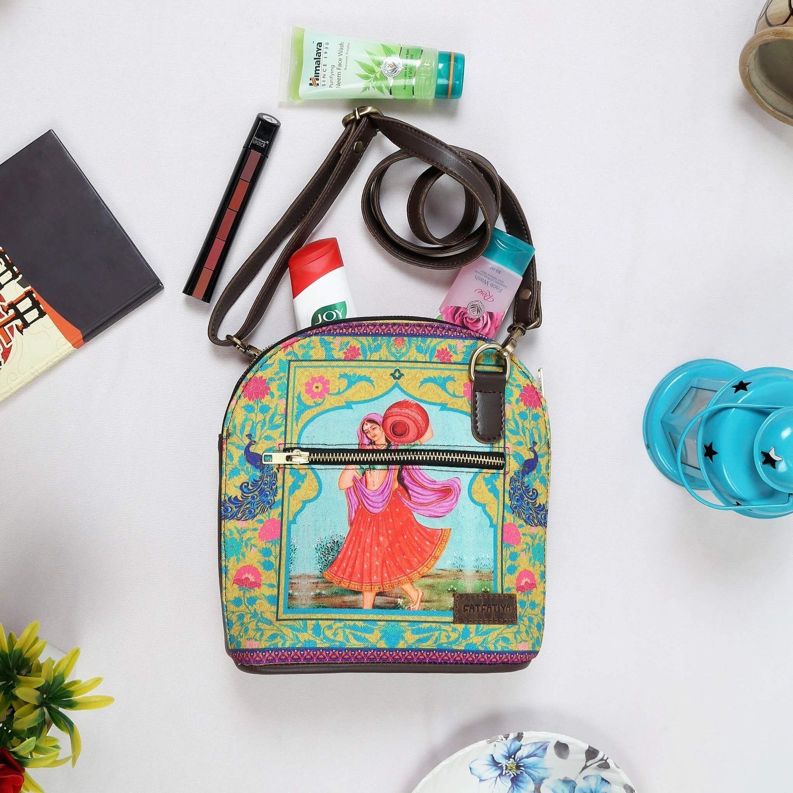 Matka Queen Cross Body Canvas Bag image 5