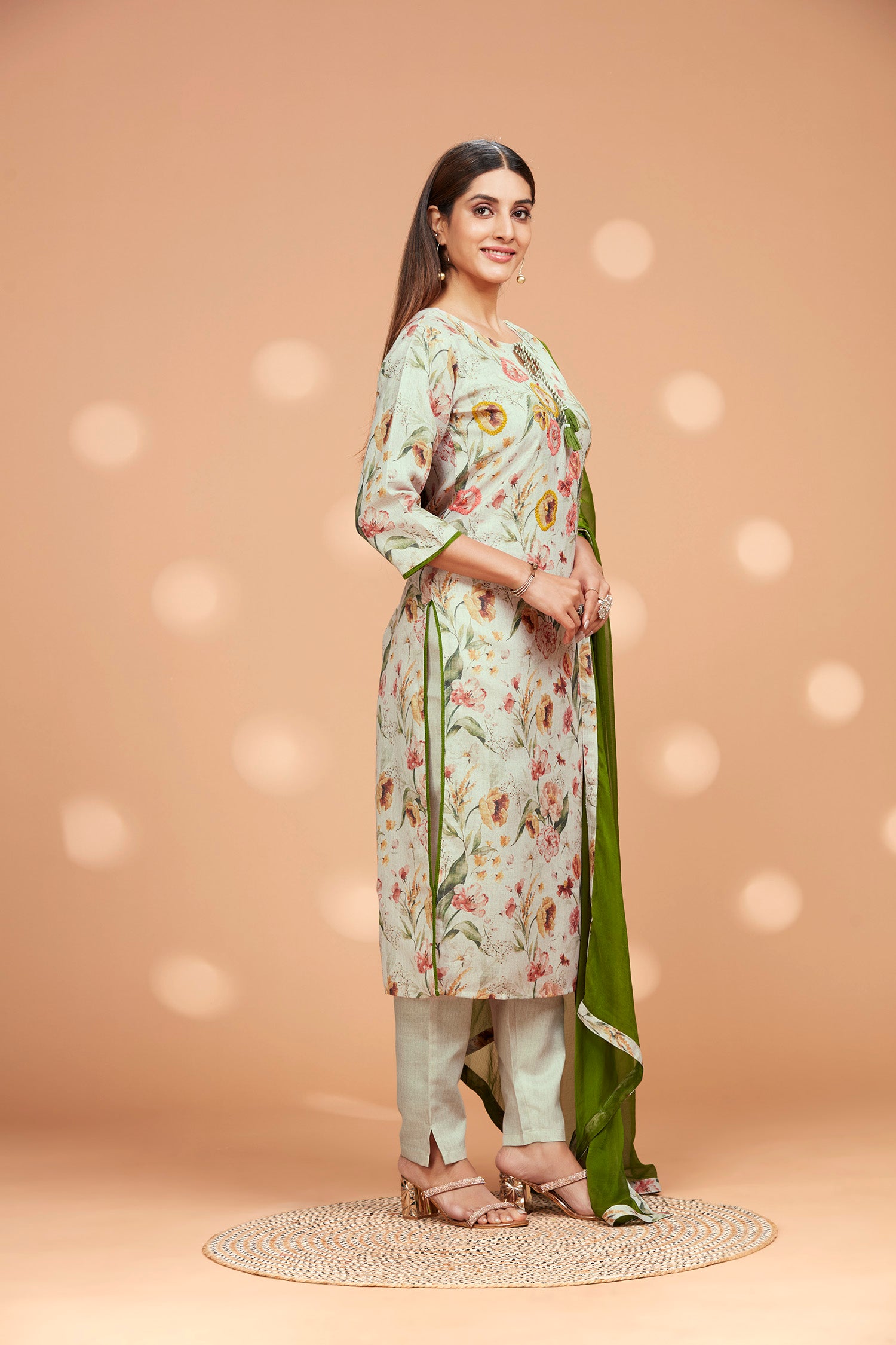 Three-piece Cotton Foral Printed Kurta And Dupatta With Solid Pants image 2