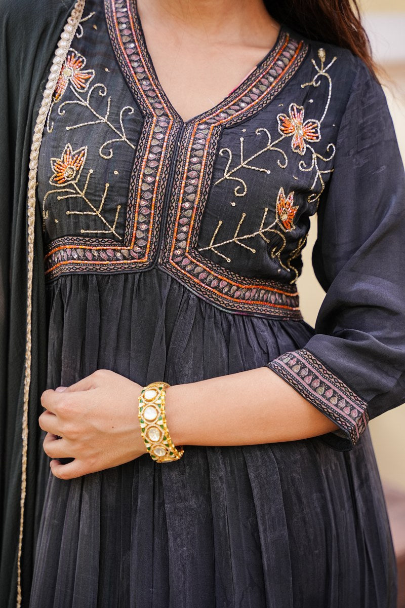 Three-piece Coaty Style Kurta Set image 3