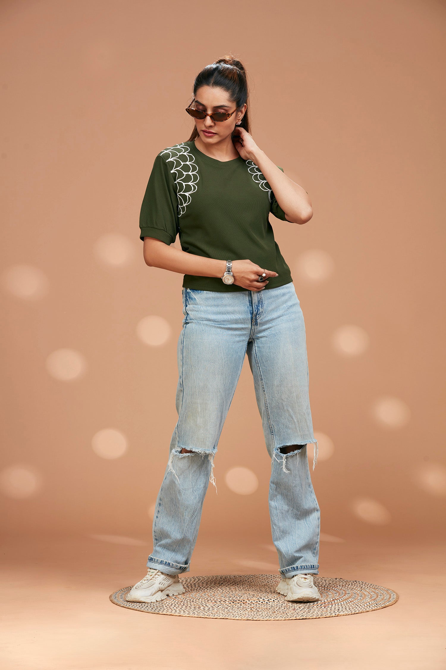 Round Neck T-shirt With Ribbed Cuff image 3