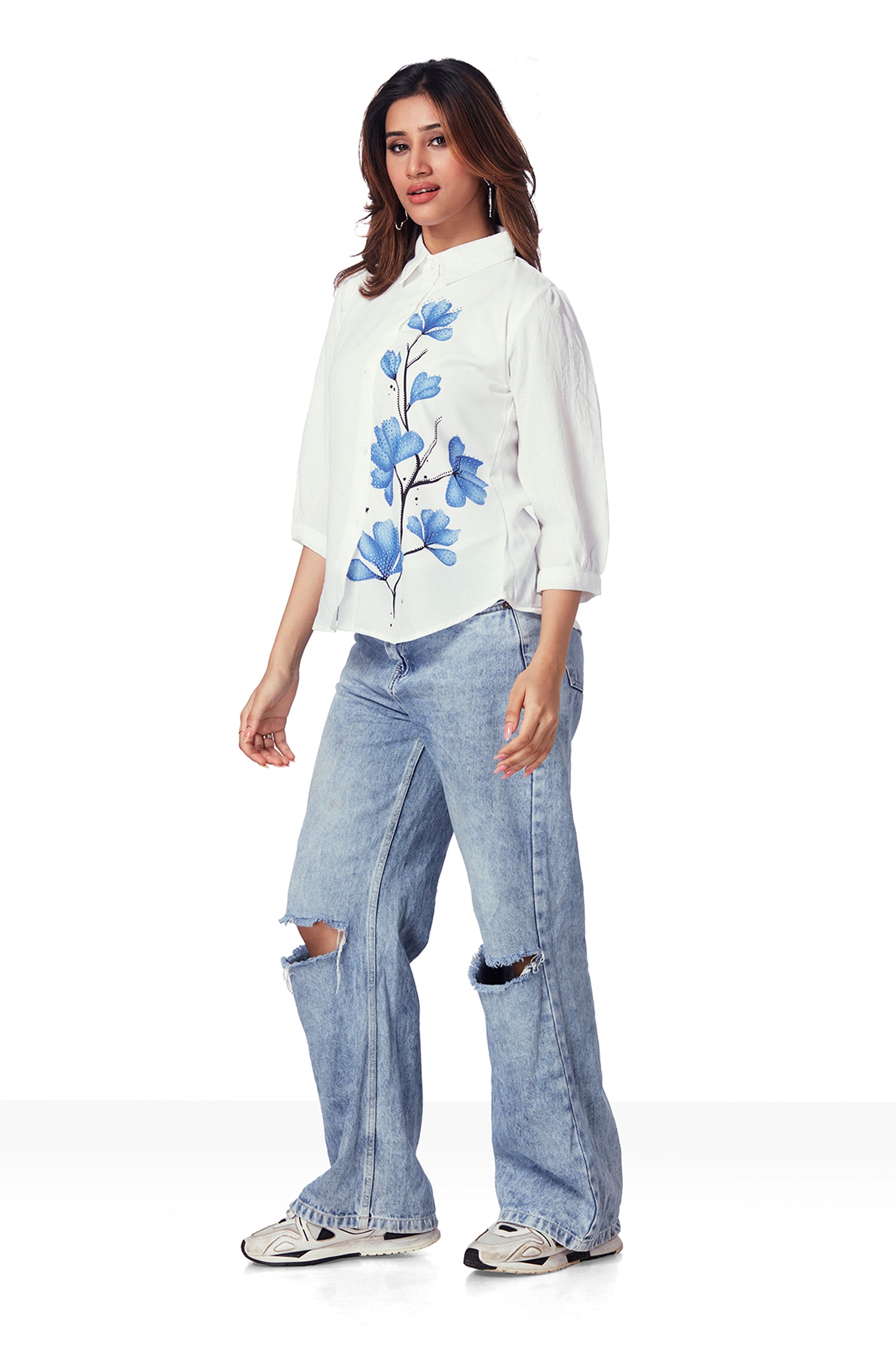 White Shirt With Print And Shimmer Work image 3